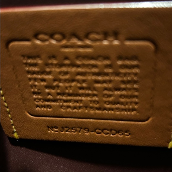 Coach (NWT) Hadley Large Shoulder Bag - Picture 4 of 17